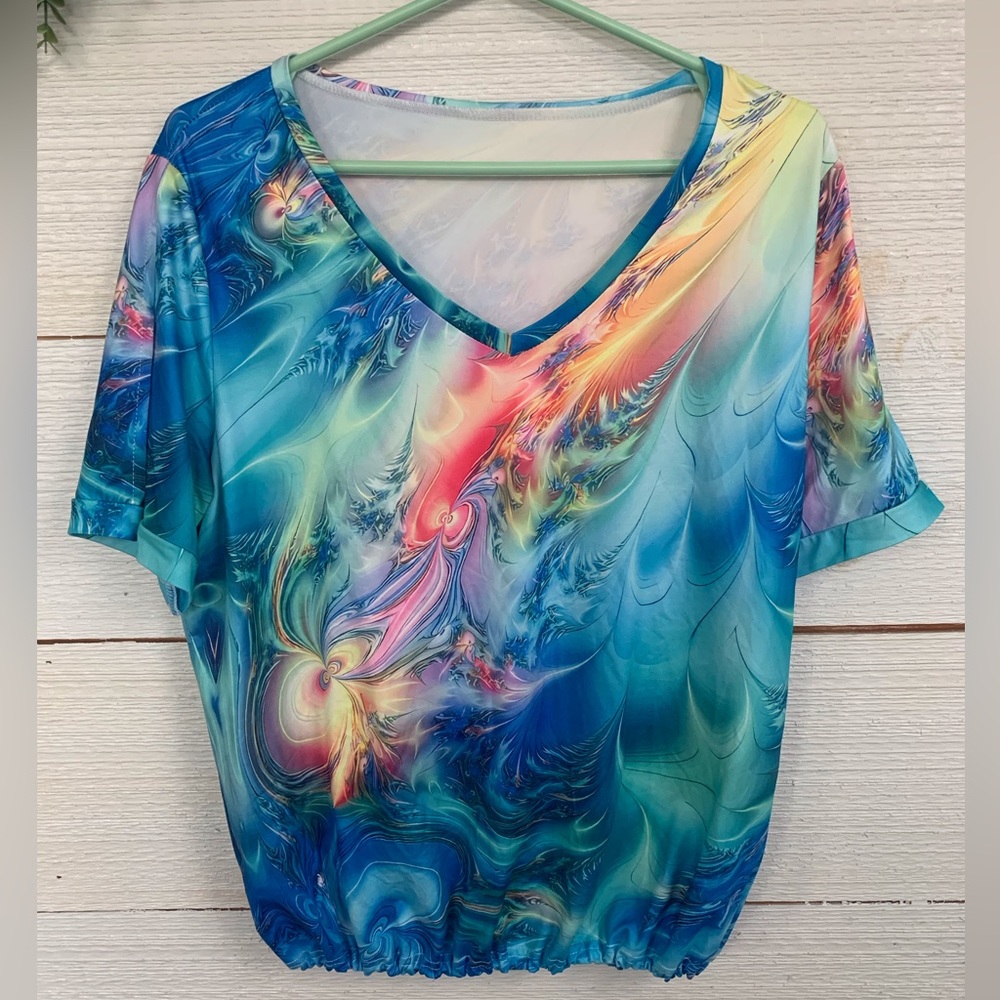 V-Neck Swirly print Blouse.  Size XXL. *NEW*